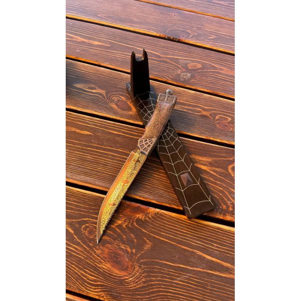 Нож "Паутина" (мозаичный дамаск, стаб. карельская береза, инкрустация, литье паутина дамаск, подставка черный граб)